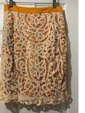 Odille Anthropologie Off White Battenberg Lace and Yellow Skirt Size 4 Flaw